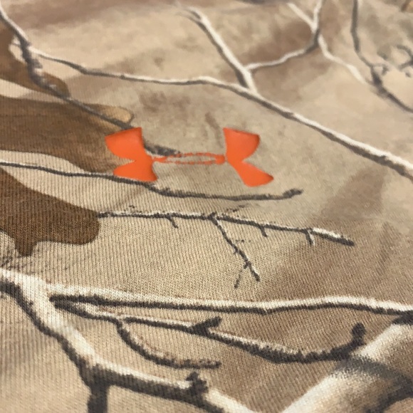 Realtree tshirt (SOLD) ❌ - Picture 2 of 5